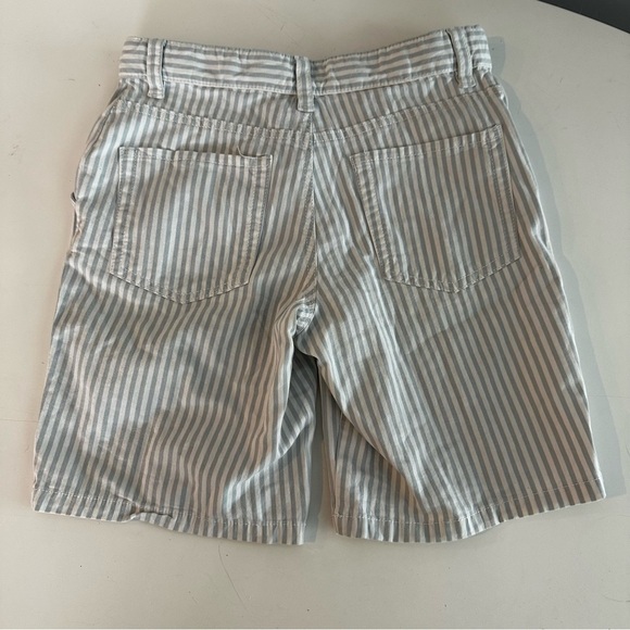 Cat & Jack Gray and White Flat Front Shorts - Picture 2 of 3